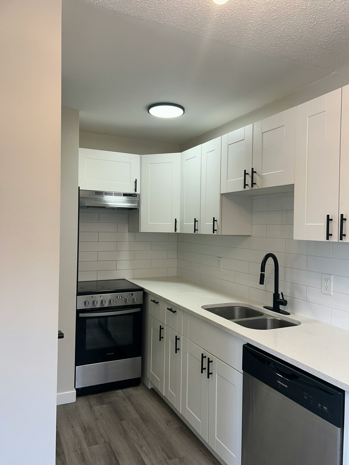 10040 154 Street, Edmonton, AB, T5P 2G9 - 4