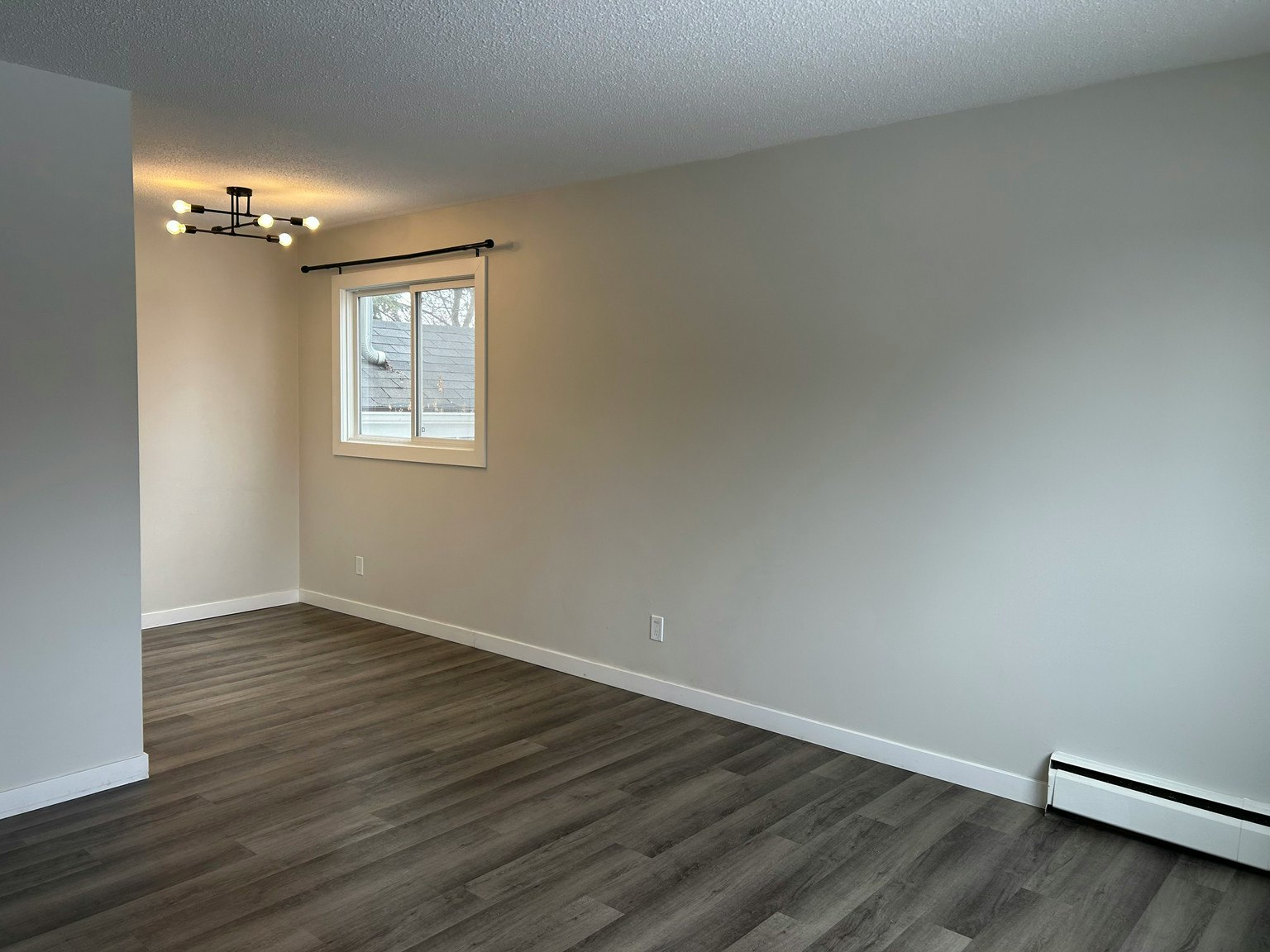 10040 154 Street, Edmonton, AB, T5P 2G9 - 12