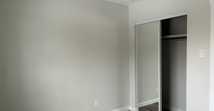 10040 154 Street, Edmonton, AB, T5P 2G9 - 8
