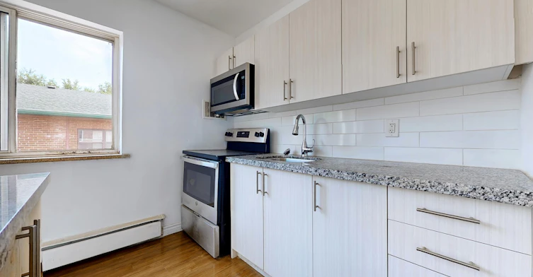 375 Melvin Avenue, Hamilton, ON, L8H 2K6 - 3