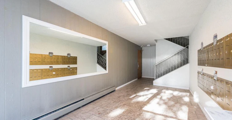 2-2320 Woodland Drive, Vancouver, BC, V5N 3P2 - 2