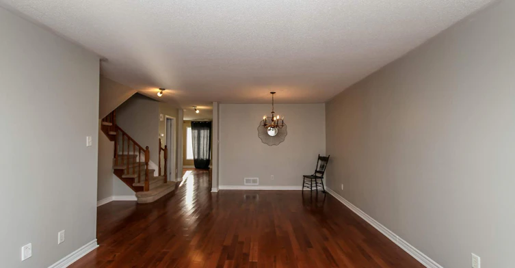 21-21 Haslemere Avenue, Ottawa, ON, K2W 1E3 - 6