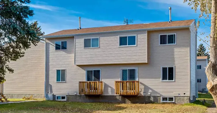 30-1 Queens Way East, Brooks, AB, T1R 0P3 - 13