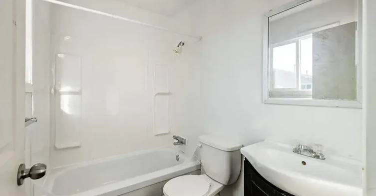 30-1 Queens Way East, Brooks, AB, T1R 0P3 - 10