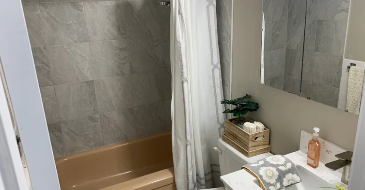 9835 106 Street NW, Edmonton, AB, T5K 0E7 - 8