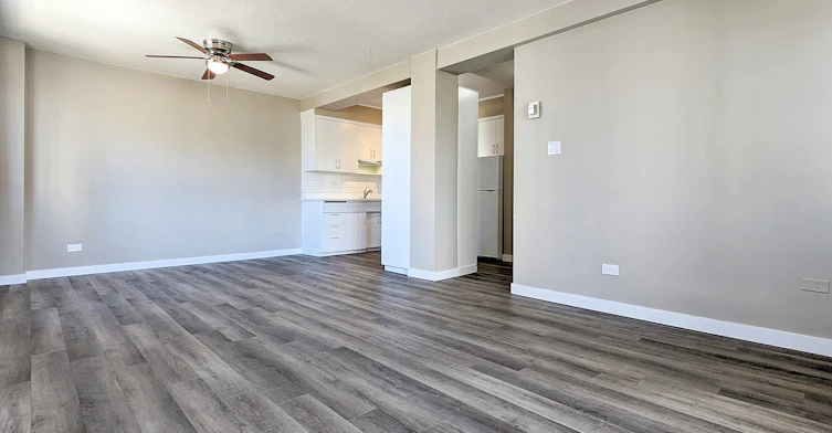 9835 106 Street NW, Edmonton, AB, T5K 0E7 - 17