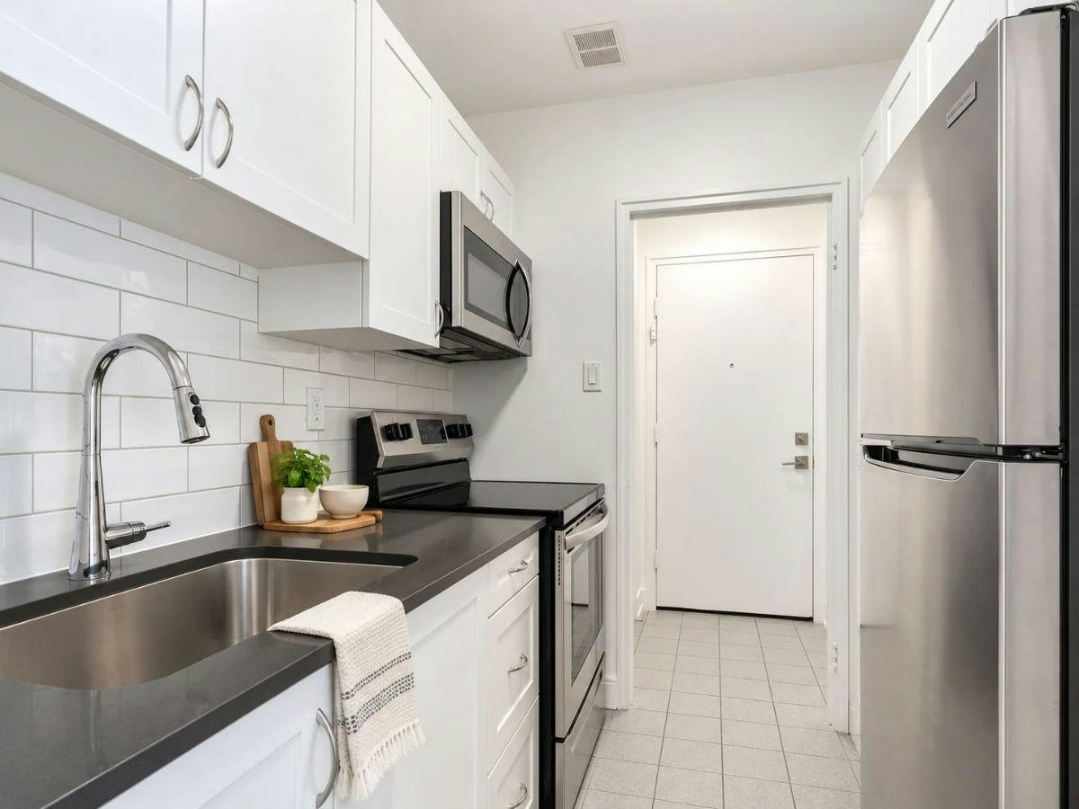 0704-161 St George Street, Toronto, ON, M5R 2M3 - 6