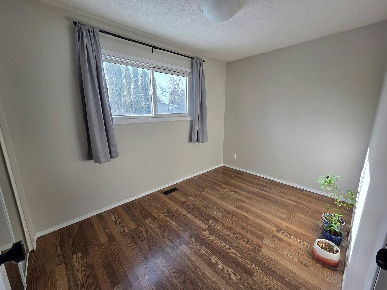 203 Campion Crescent, Saskatoon, SK, S7H 3T8 - 2