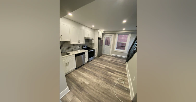 2423-2421 De Maisonneuve East, Montréal, QC, H2K 2E8