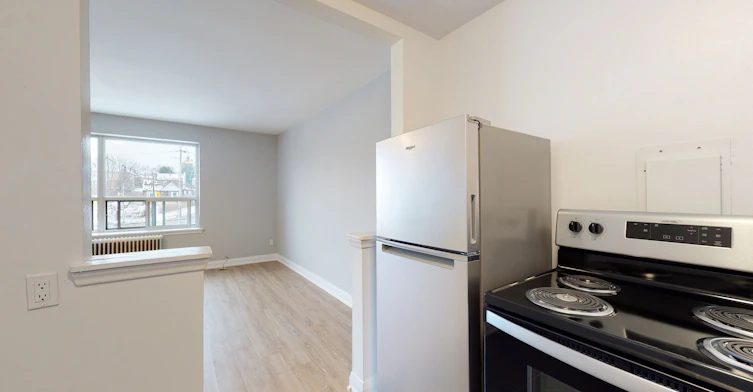 4 Greentree Court, Toronto, ON, M6M 2A5 - 2