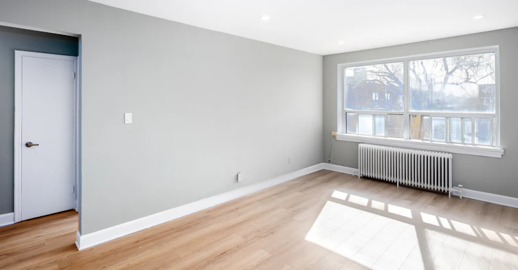 4 Greentree Court, Toronto, ON, M6M 2A5 - 7