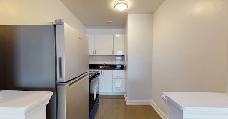 4 Greentree Court, Toronto, ON, M6M 2A5 - 4