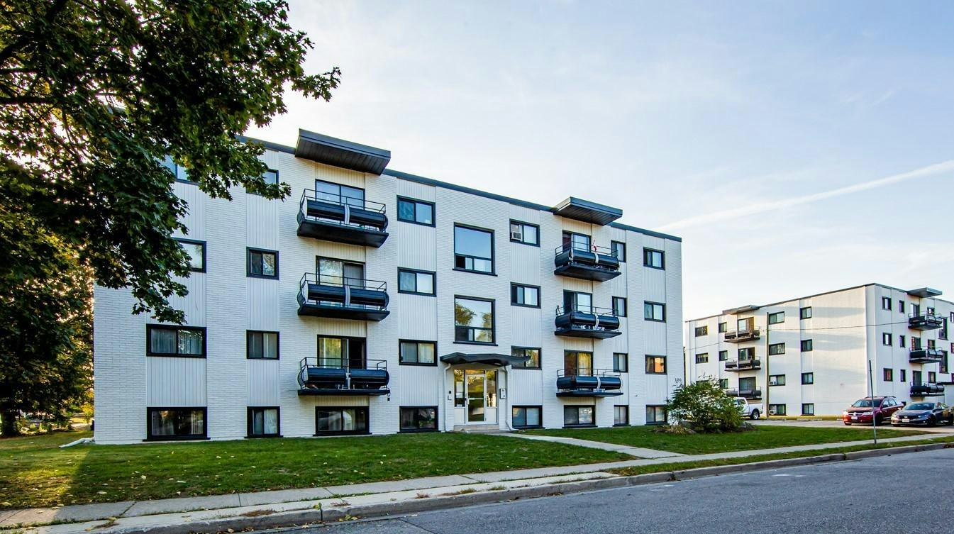 100-17-120 Beck Street, Cambridge, ON, N3H 2Y2