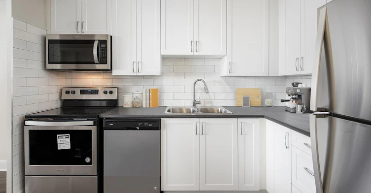 0403-104 Union Boulevard, Kitchener, ON, N2M 2R9 - 2