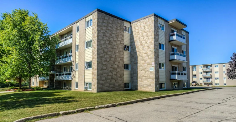 210-303-207 Fifth Avenue, Kitchener, ON, N2E 1H8 - 2