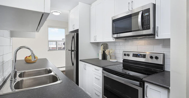 421-10-75 Milford Avenue, Waterloo, ON, N2L 3Z6 - 2