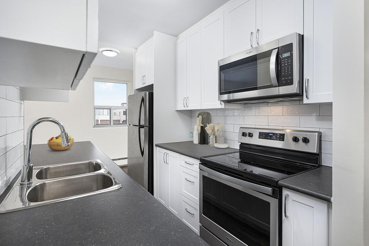 423-4-75 Milford Avenue, Waterloo, ON, N2L 3Z6 - 2