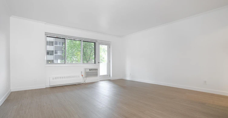 2100 Saint Marc Rue, Montréal, QC, H3H 2G6 - 2