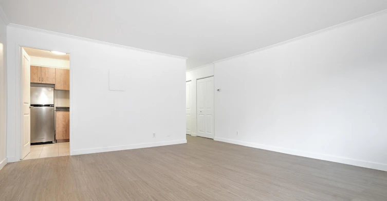 2100 Saint Marc Rue, Montréal, QC, H3H 2G6 - 4