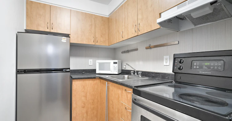 2100 Saint Marc Rue, Montréal, QC, H3H 2G6