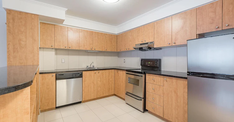 2100 Saint Marc Rue, Montréal, QC, H3H 2G6 - 2
