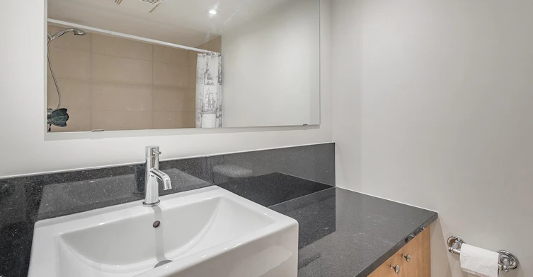 2100 Saint Marc Rue, Montréal, QC, H3H 2G6 - 4