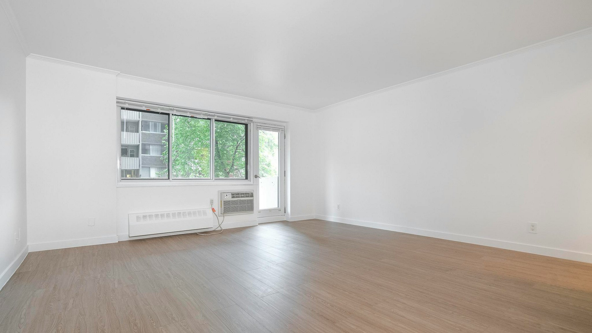 2100 Saint Marc Rue, Montréal, QC, H3H 2G6 - 13