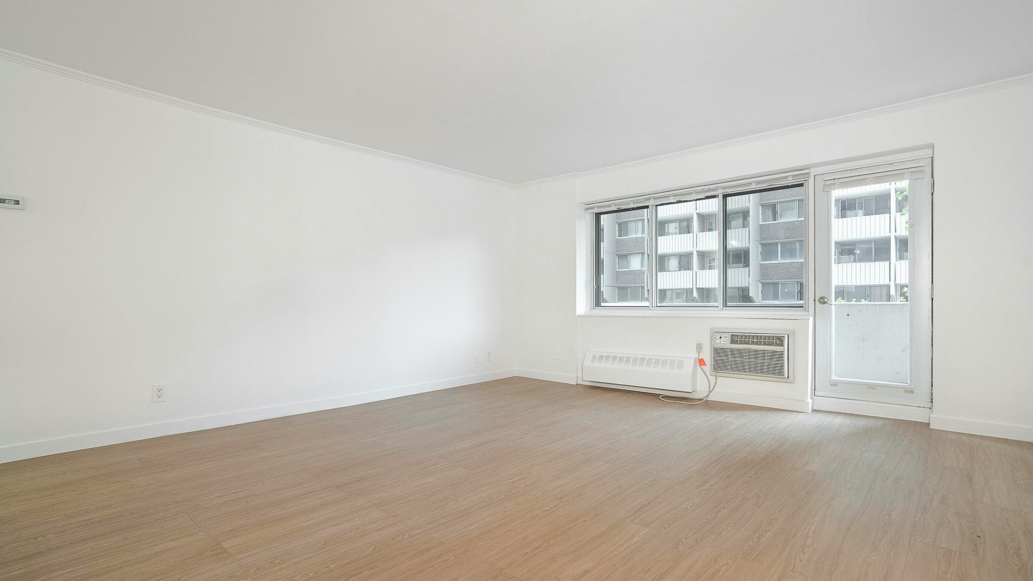 2100 Saint Marc Rue, Montréal, QC, H3H 2G6 - 14