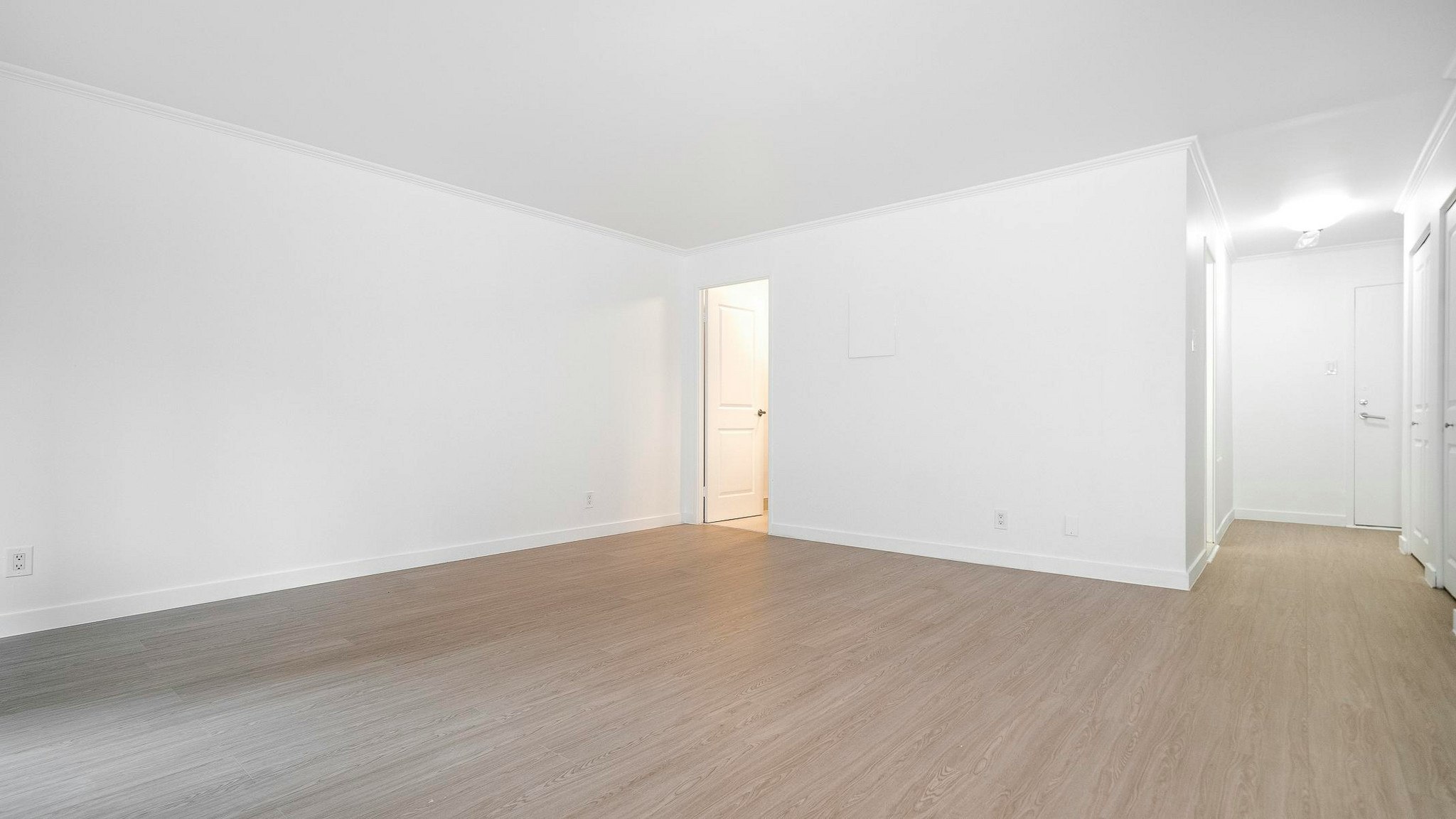 2100 Saint Marc Rue, Montréal, QC, H3H 2G6 - 16