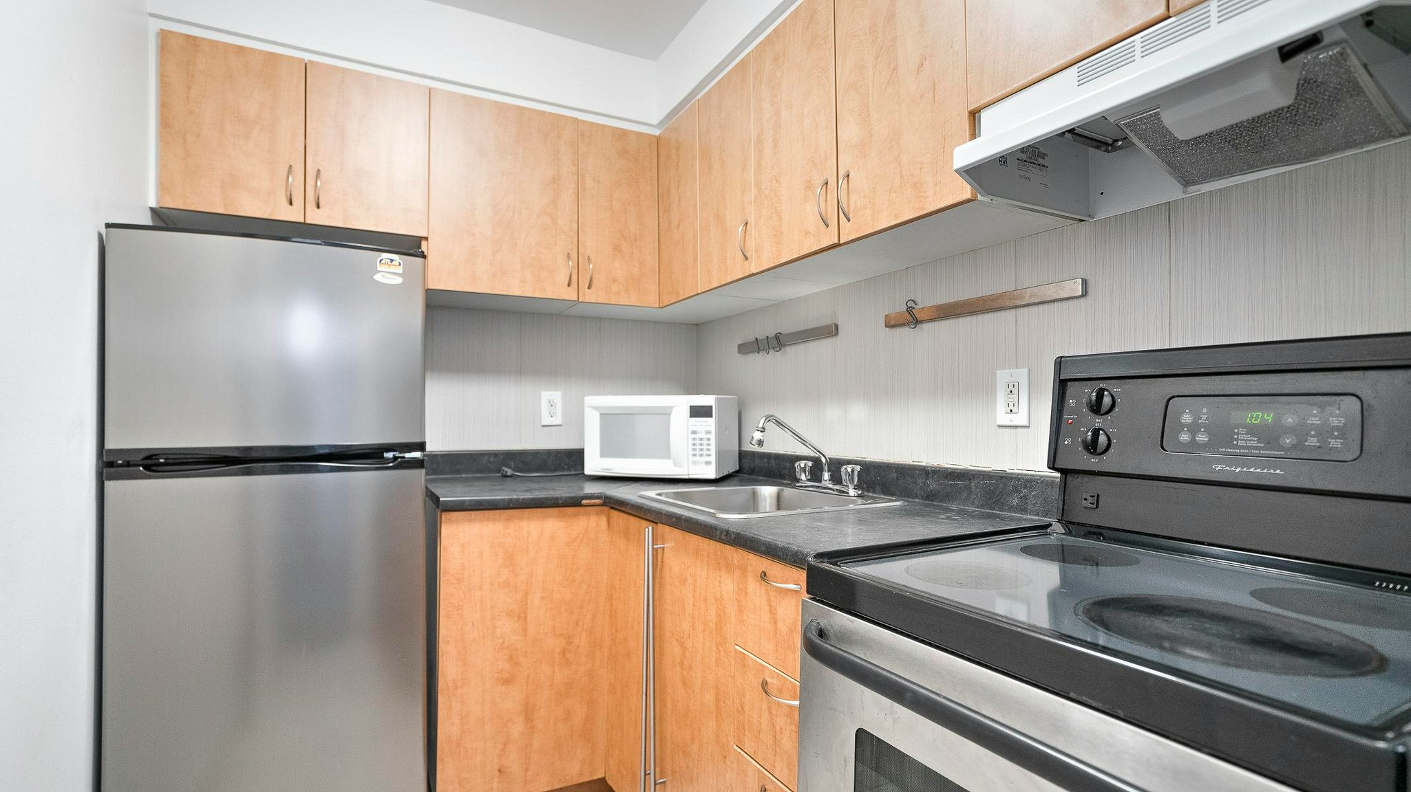 2100 Saint Marc Rue, Montréal, QC, H3H 2G6 - 17