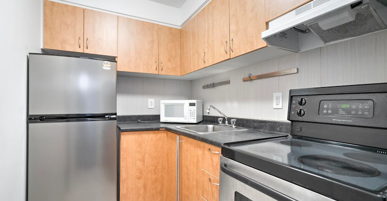 2100 Saint Marc Rue, Montréal, QC, H3H 2G6 - 17