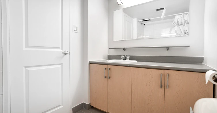 2100 Saint Marc Rue, Montréal, QC, H3H 2G6 - 18