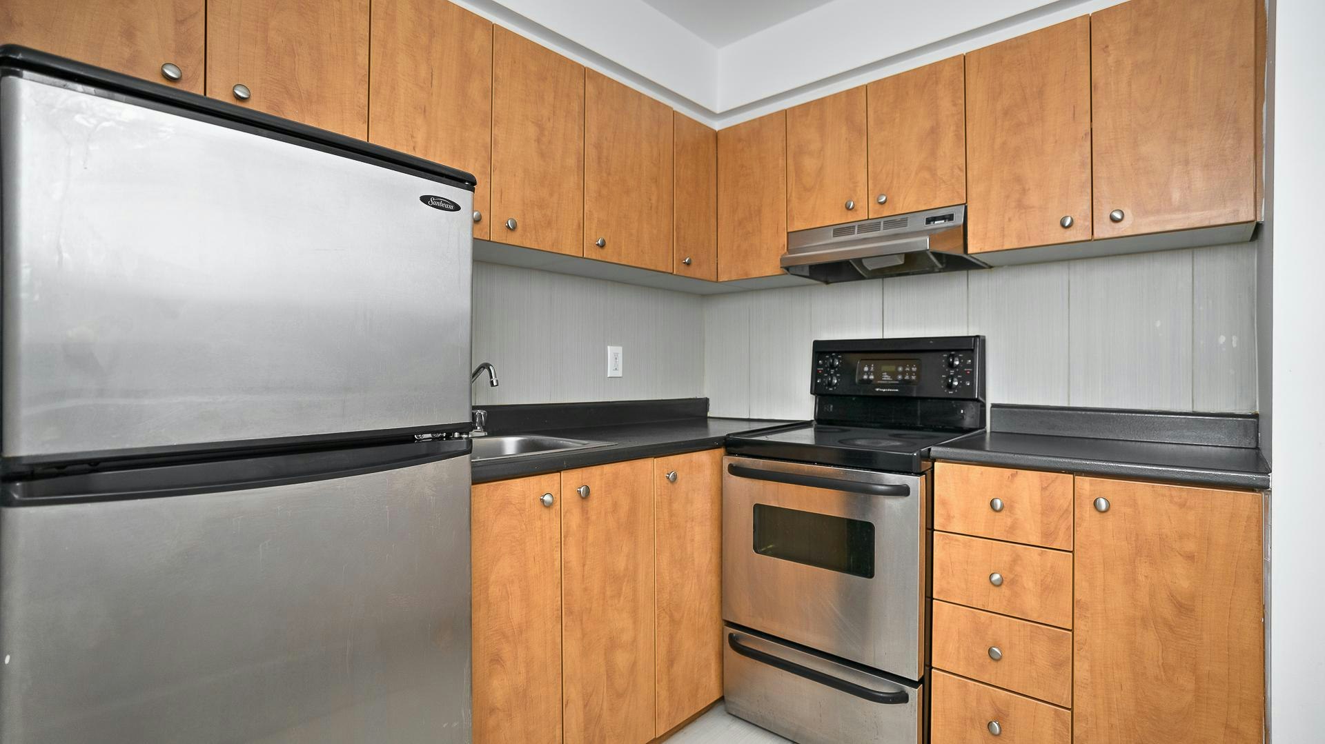 2100 Saint Marc Rue, Montréal, QC, H3H 2G6 - 32