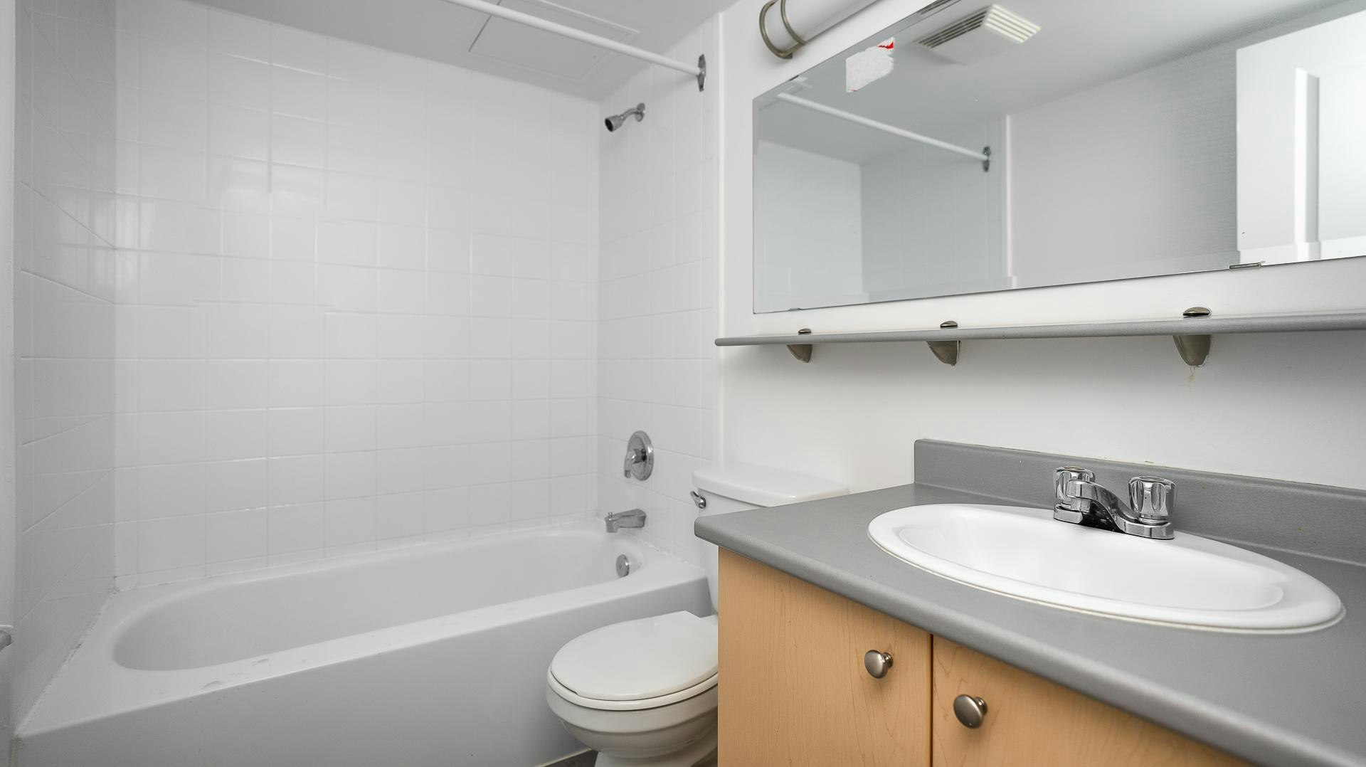 2100 Saint Marc Rue, Montréal, QC, H3H 2G6 - 31