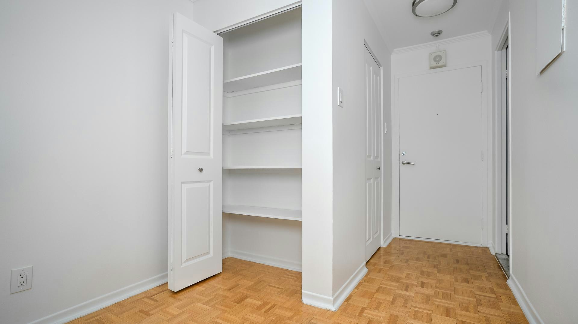 2100 Saint Marc Rue, Montréal, QC, H3H 2G6 - 28