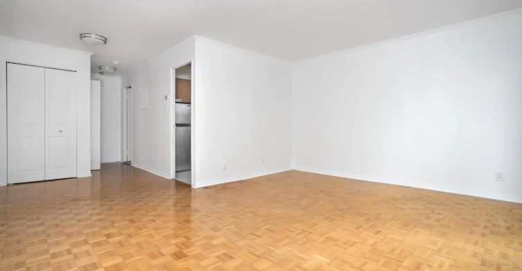 2100 Saint Marc Rue, Montréal, QC, H3H 2G6 - 24