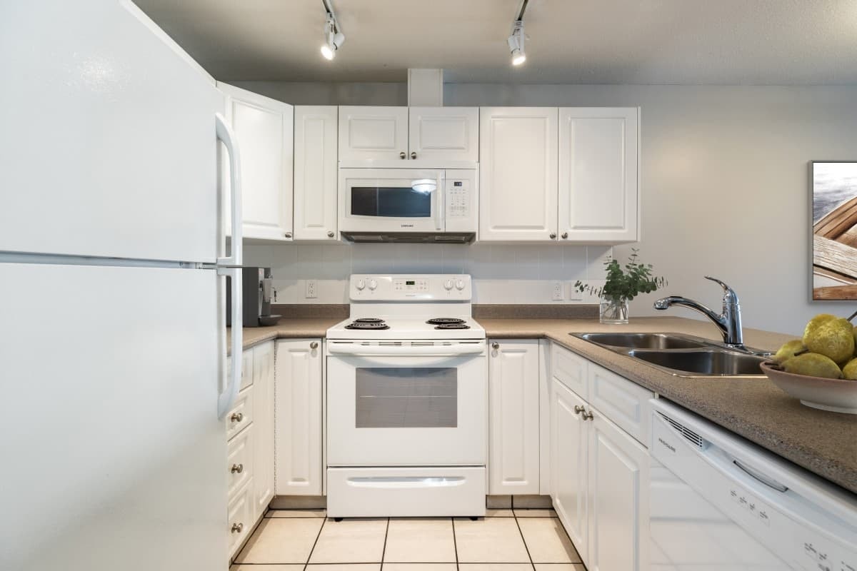 1017 11 Avenue SW, Calgary, AB, T2R 0G1 - 12