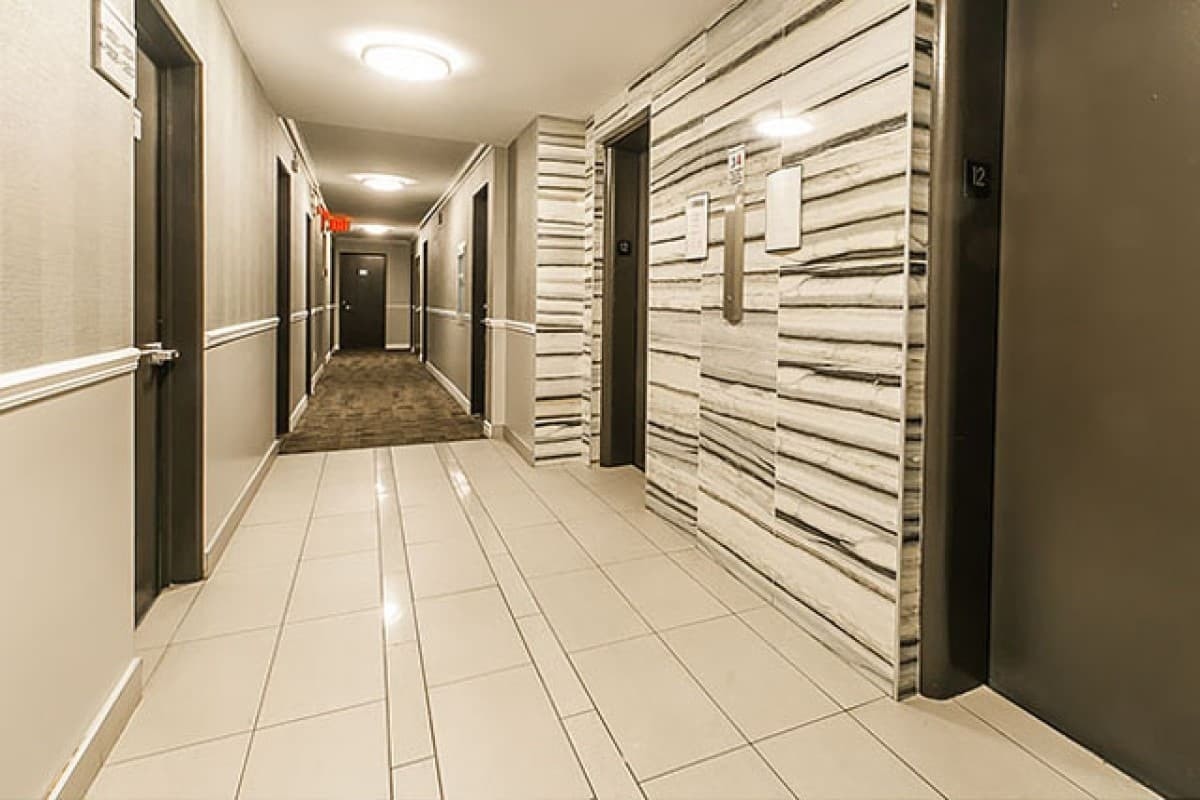 9999 111th Street NW, Edmonton, AB, T5K 1K3 - 17