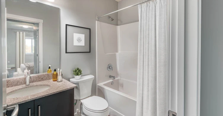 11711 105 Avenue NW, Edmonton, AB, T5H 0L9 - 7