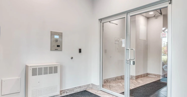11711 105 Avenue NW, Edmonton, AB, T5H 0L9 - 15