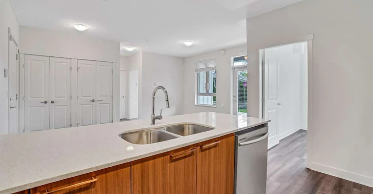 5393 201 Street, Langley, BC, V3A 1P6 - 10