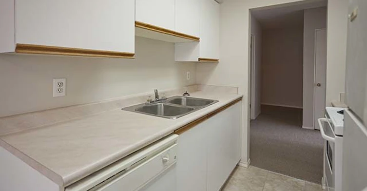 315 Agnes Street, New Westminster, BC, V3L 1E7 - 2