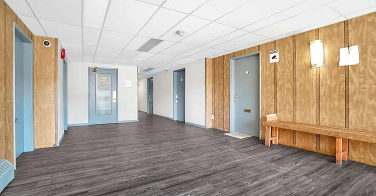 525 Tenth Street, New Westminster, BC, V3M 3Z4 - 4