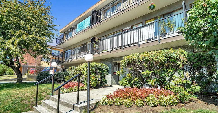 525 Tenth Street, New Westminster, BC, V3M 3Z4 - 7