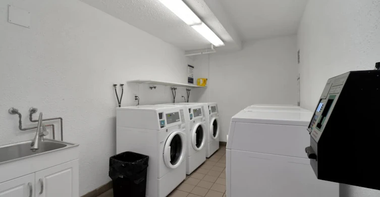 2010 St. Johns Street, Port Moody, BC, V3H 2A2 - 10