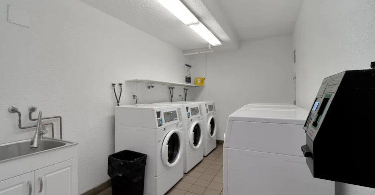 2010 St. Johns Street, Port Moody, BC, V3H 2A2 - 10