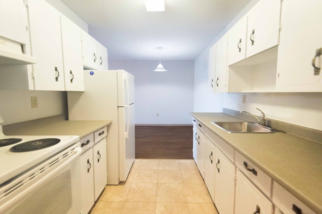 3501 Savannah Avenue, Saanich, BC, V8X 1S5 - 3