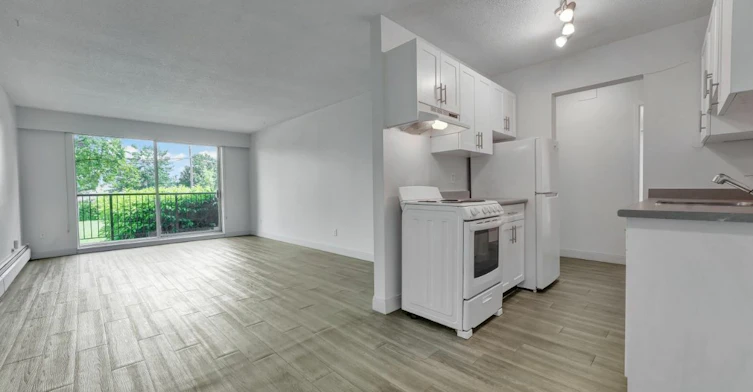 10463 150th Street, Surrey, BC, V3R 4B2 - 2