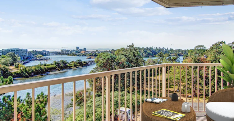 243 East Gorge Road, Victoria, BC, V9A 1L1 - 3