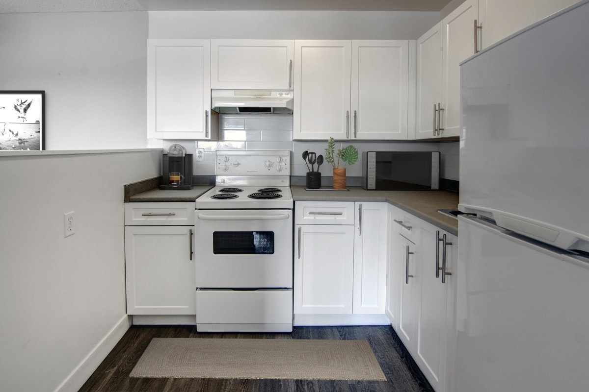243 East Gorge Road, Victoria, BC, V9A 1L1 - 13